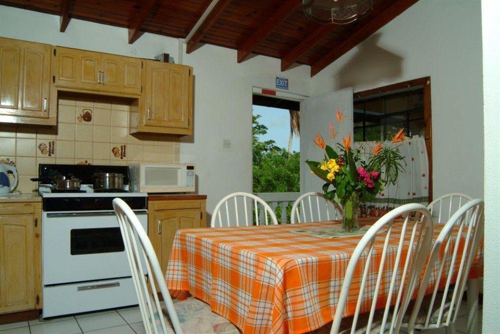 Tropical Breeze Vacation Home And Apartments Gros Islet Eksteriør bilde