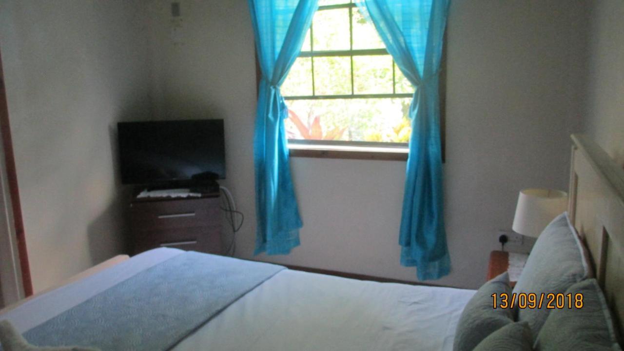 Tropical Breeze Vacation Home And Apartments Gros Islet Eksteriør bilde