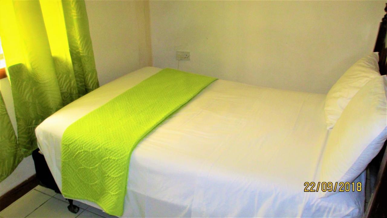 Tropical Breeze Vacation Home And Apartments Gros Islet Eksteriør bilde
