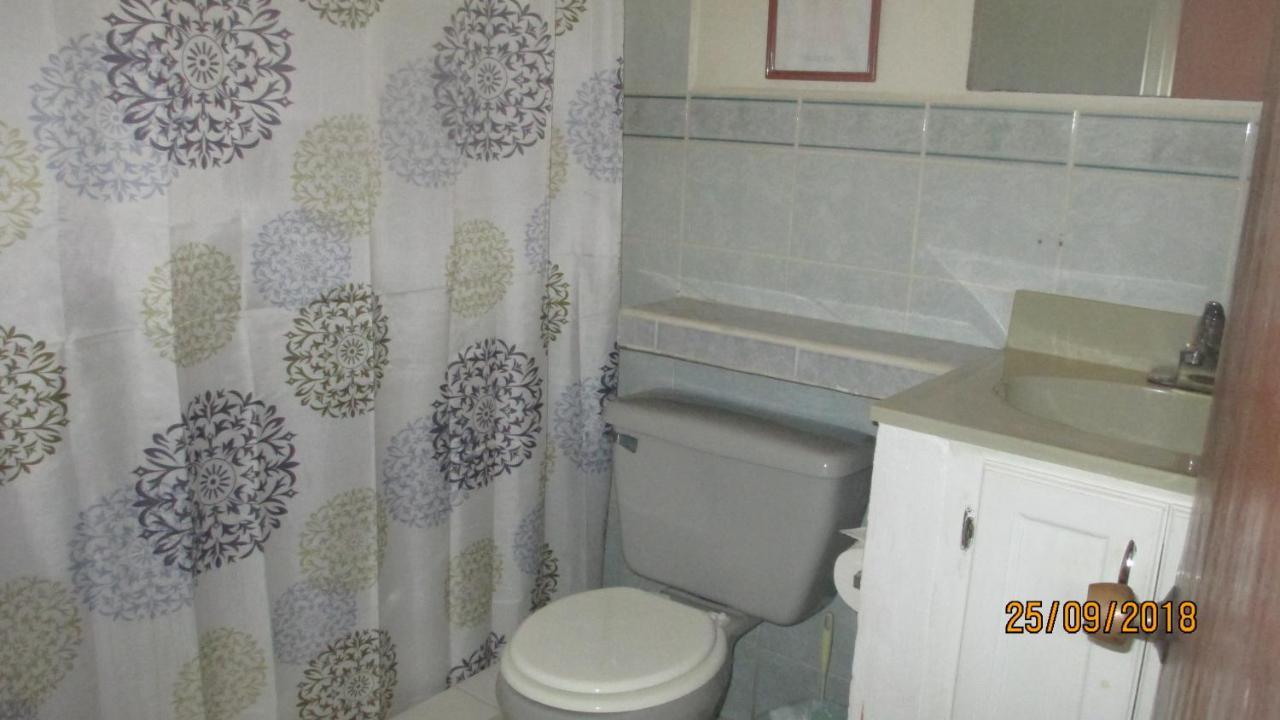 Tropical Breeze Vacation Home And Apartments Gros Islet Eksteriør bilde
