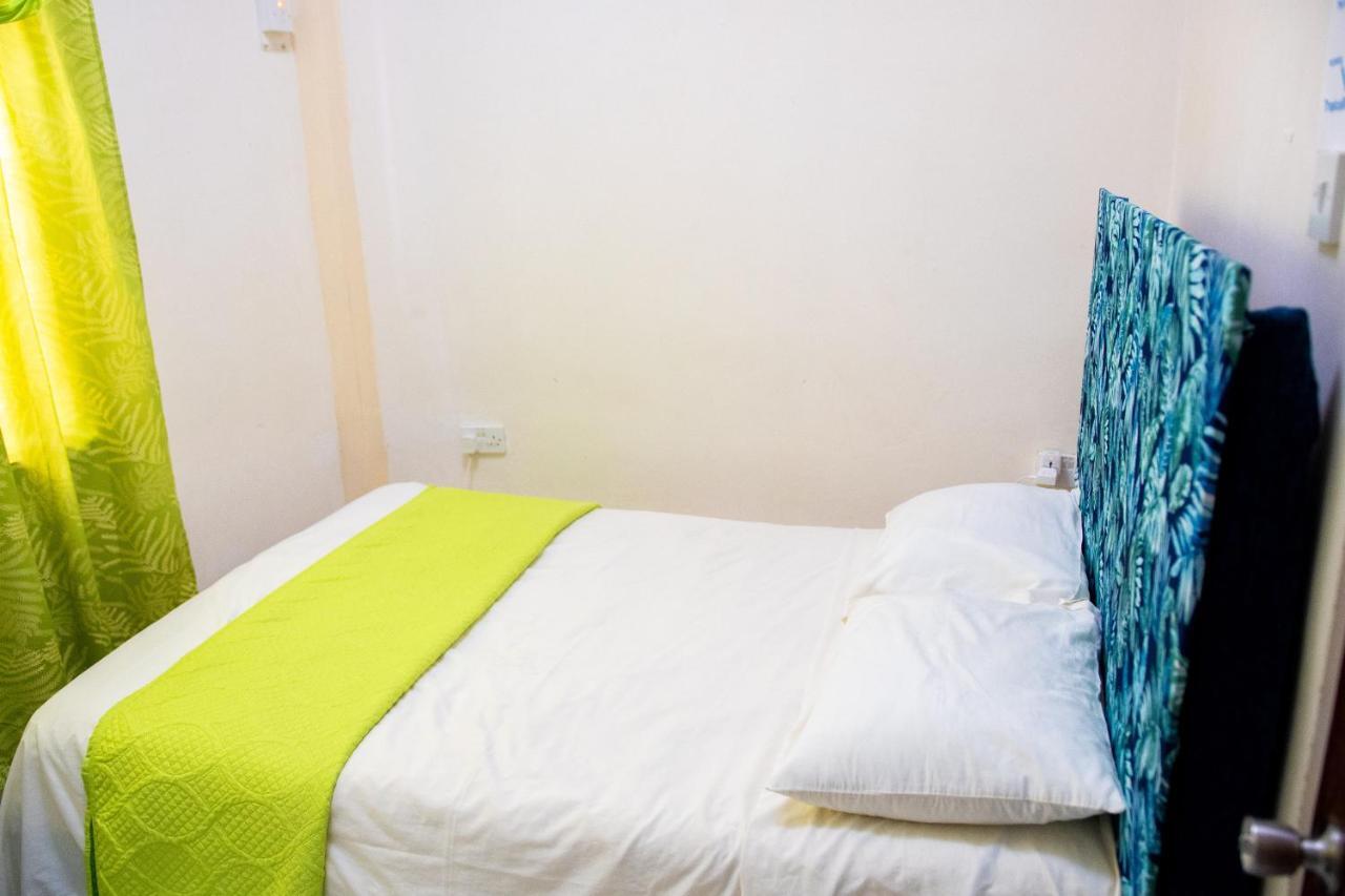 Tropical Breeze Vacation Home And Apartments Gros Islet Eksteriør bilde