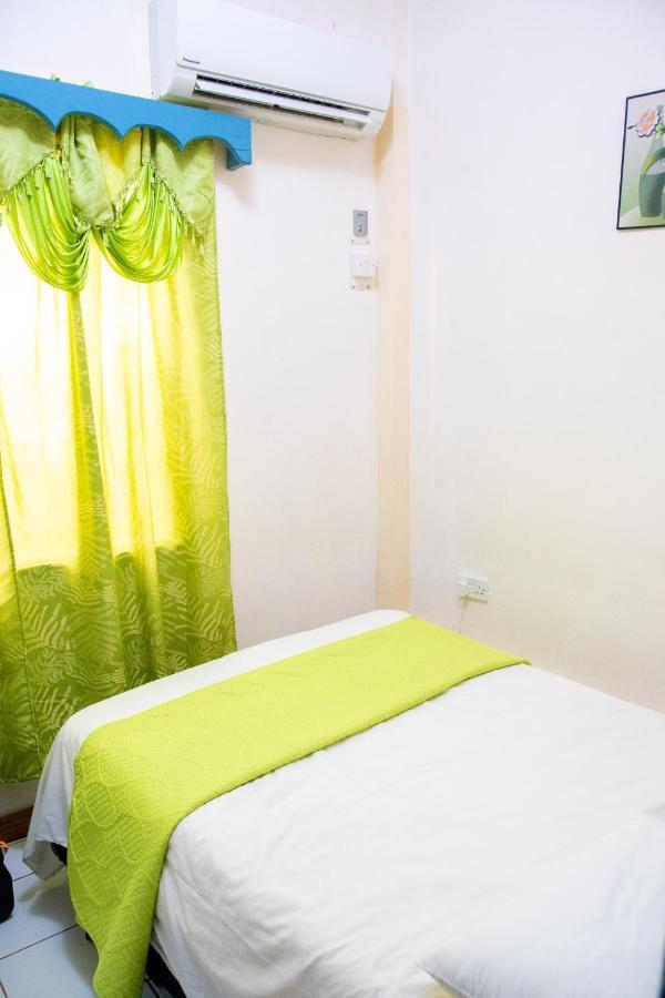 Tropical Breeze Vacation Home And Apartments Gros Islet Eksteriør bilde
