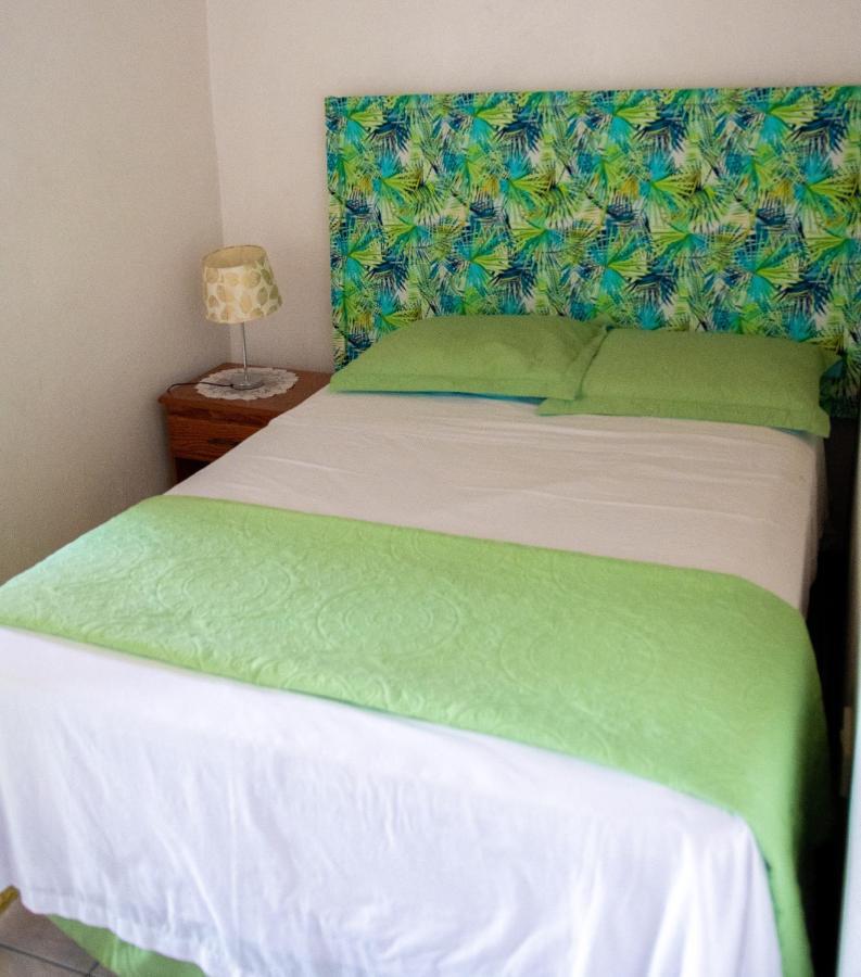 Tropical Breeze Vacation Home And Apartments Gros Islet Eksteriør bilde