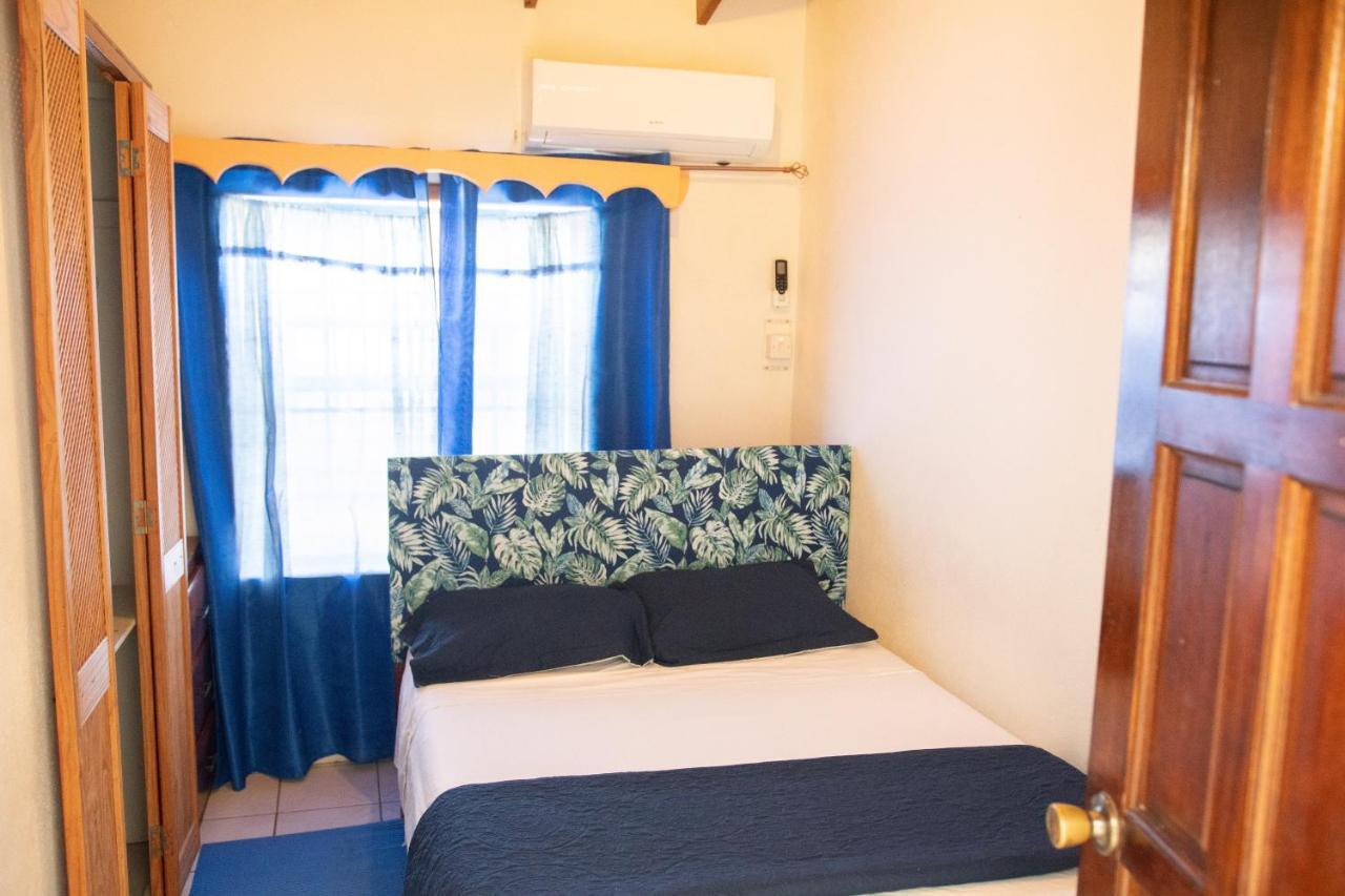 Tropical Breeze Vacation Home And Apartments Gros Islet Eksteriør bilde